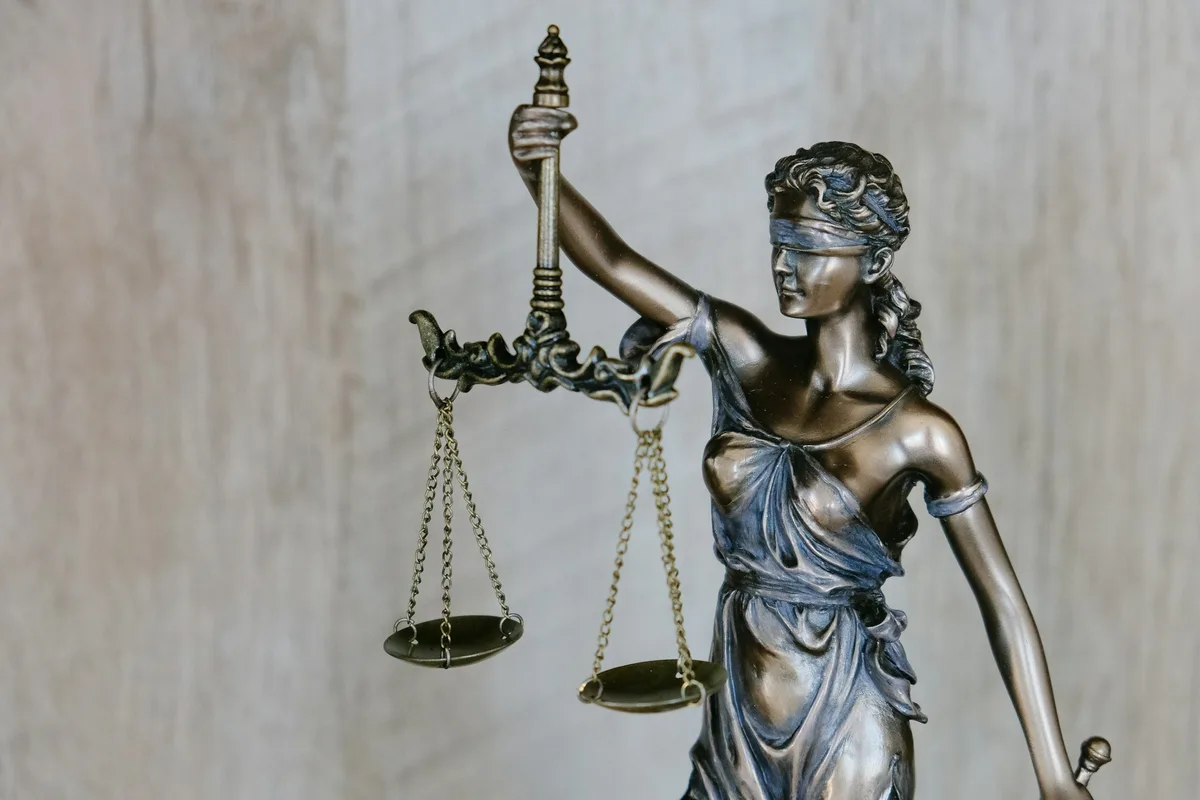 Law Firms & Legal Services